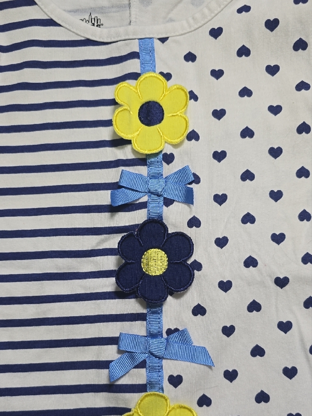 ๐ธ3/$30๐ธ 4T Blue & White Heart-Print Striped Girls' Top with Flower Trim - Picture 2 of 4